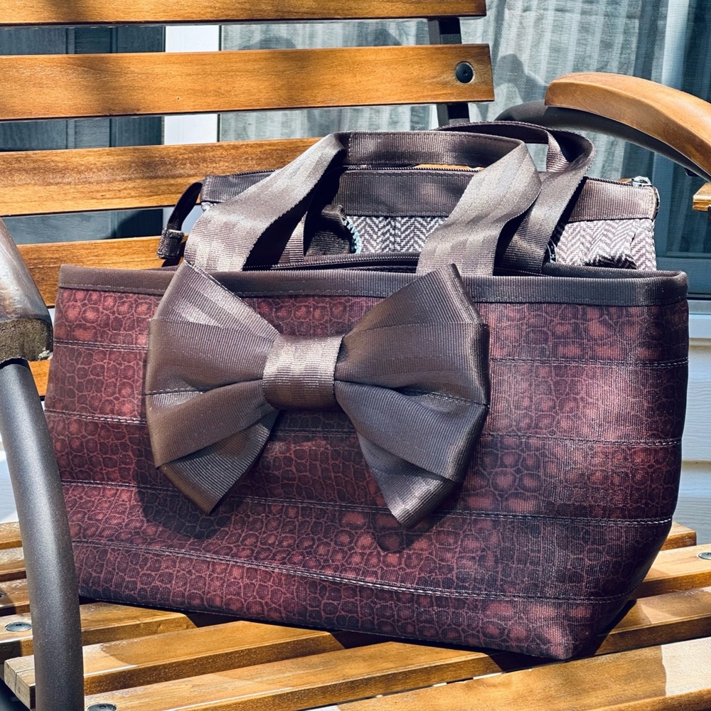 Harvey’s medium Bow Tote in Croc